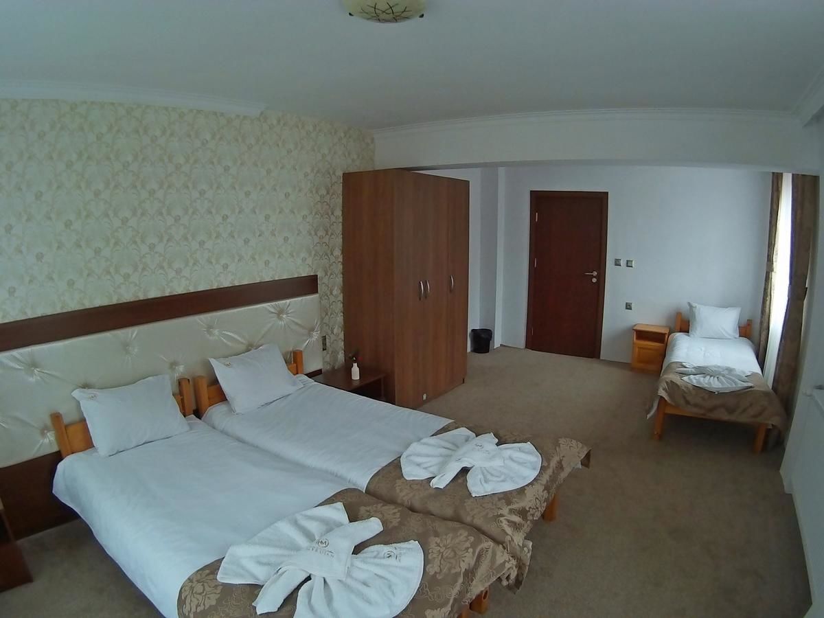 Отель Hotel Merdjan Сырница-30